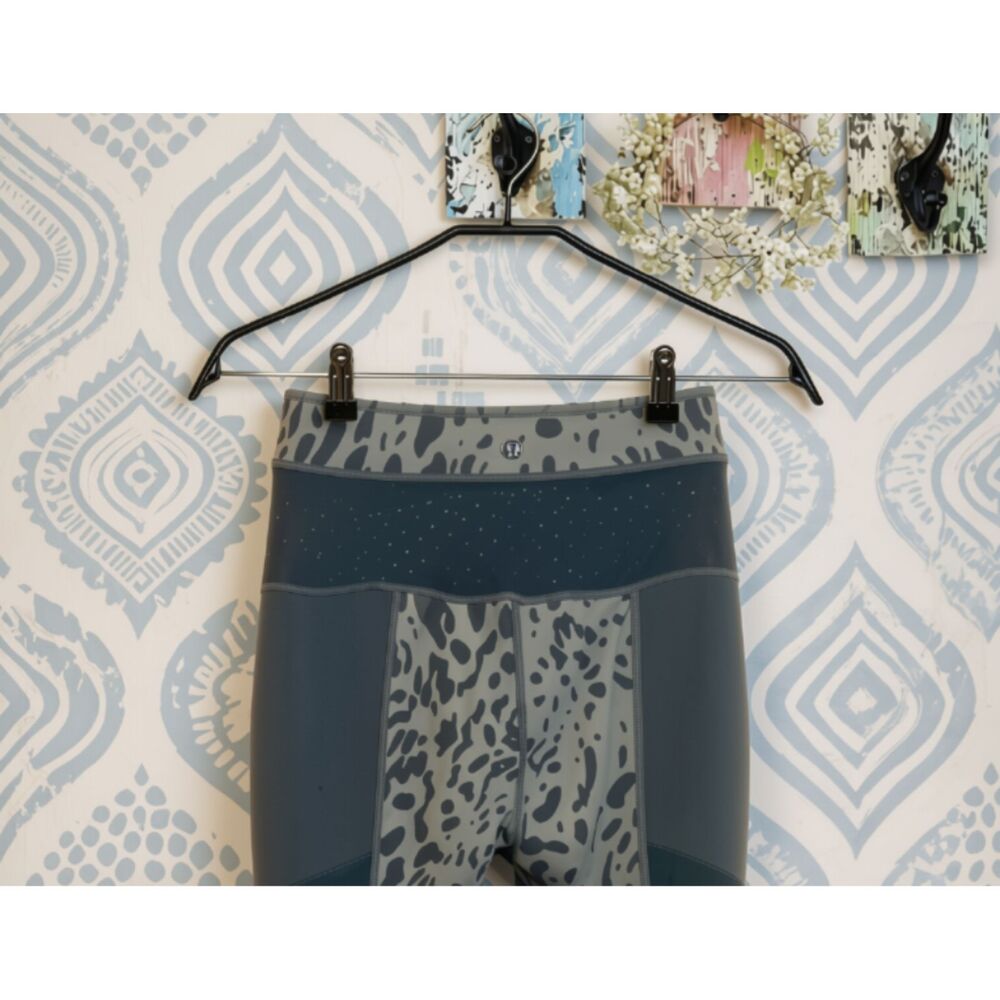 Rare Lululemon Just Breathe Mesh Leggings - Animal Swirl Black/Gray size 4 - Picture 5 of 6